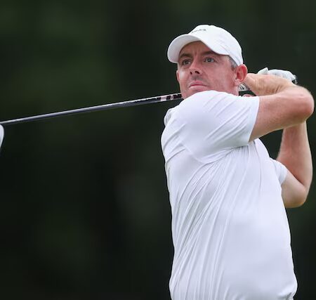 McIlroy 驚天一擊再奪 Irish Open 冠軍，Doonbeg 明年登場 引發風波與期待